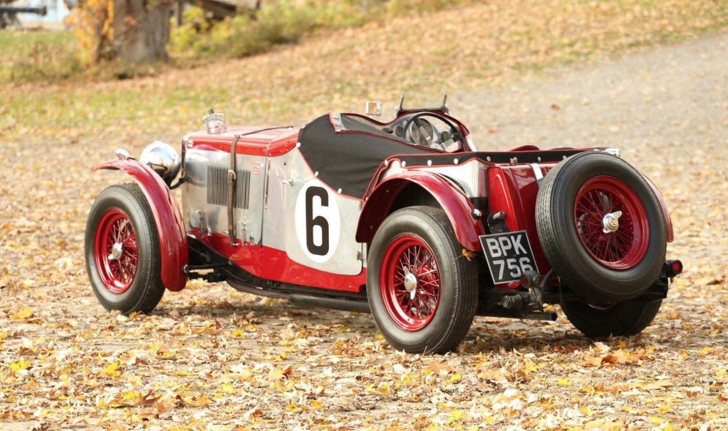 Vintage-MG-Racing-Car-3