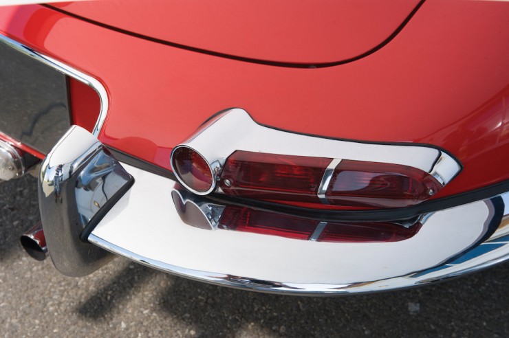 Jaguar-E-Type-Series-1-13