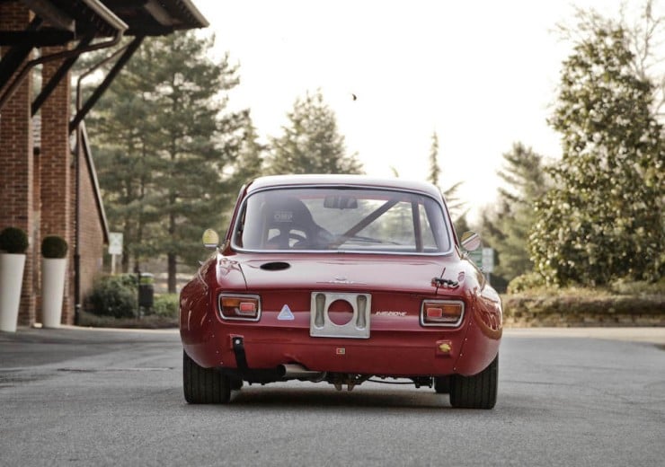 Alfa-Romeo-2000-GTAm-8