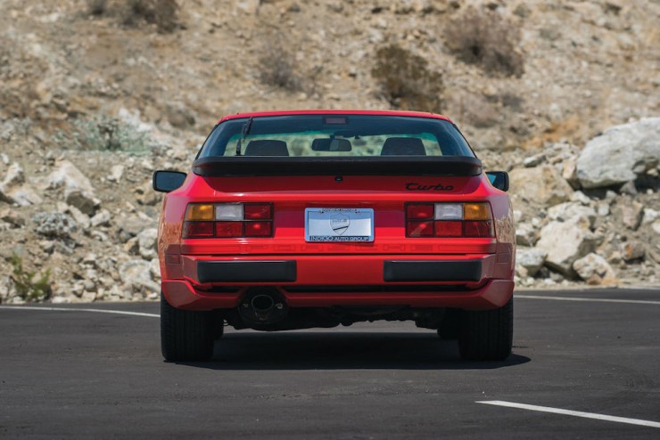 Porsche-944-Turbo-14