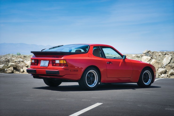 Porsche-944-Turbo-16