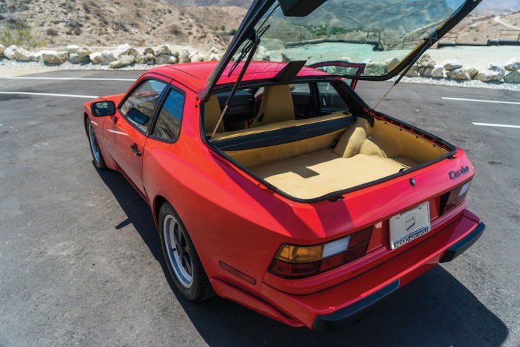 Porsche-944-Turbo-9