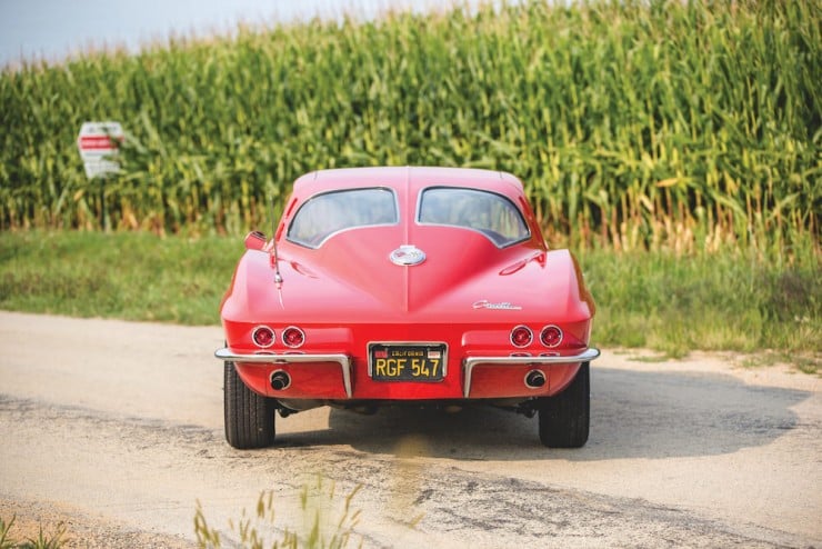 Chevrolet-Corvette-Sting-Ray-9