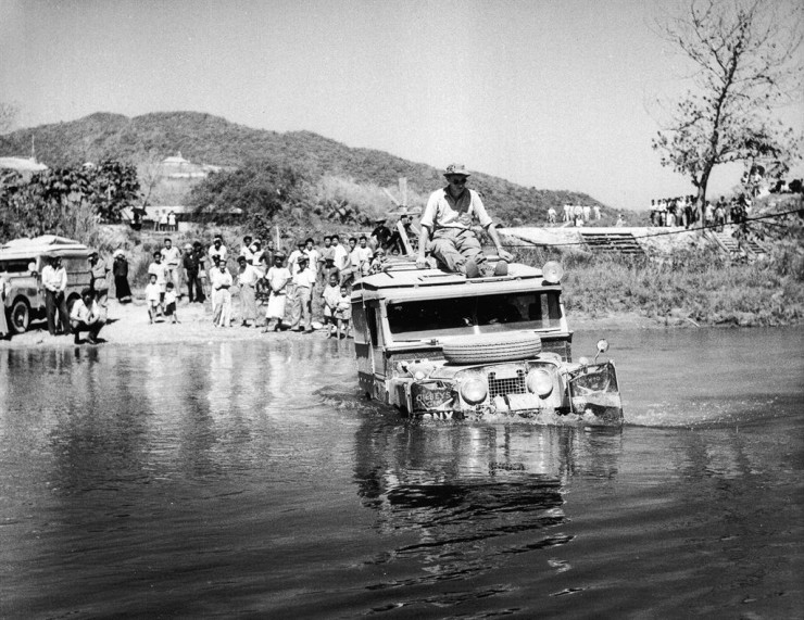 Oxford and Cambridge Expedition Land Rover