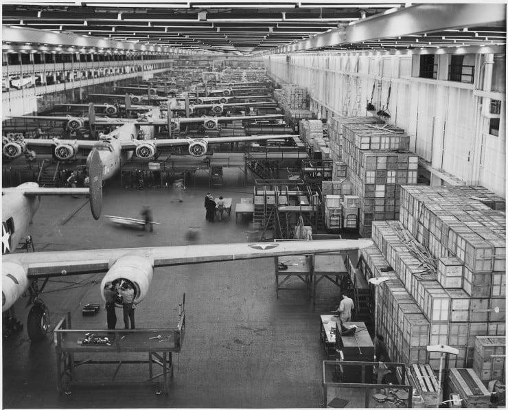 world_war_two_assembly_line