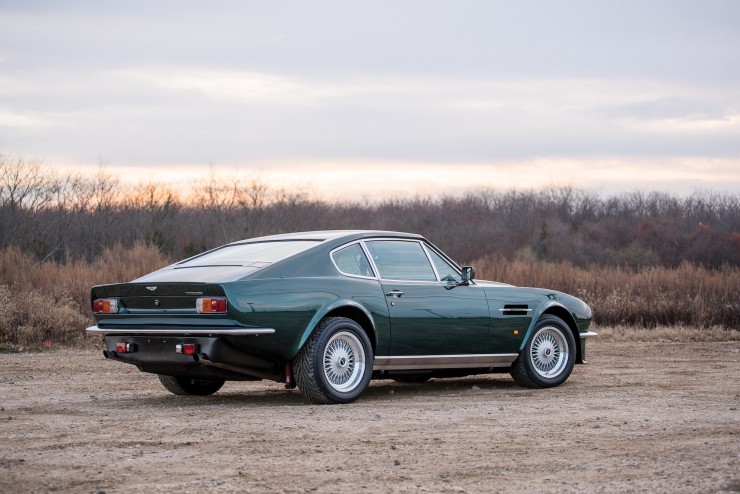 Aston Martin V8 Vantage 1