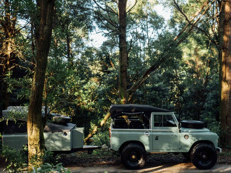 Land Rover 6