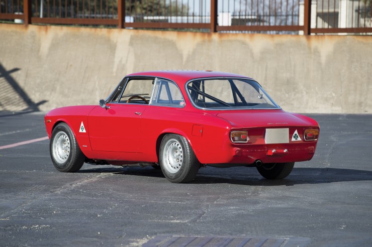 Alfa-Romeo-Guilia-GTA-1