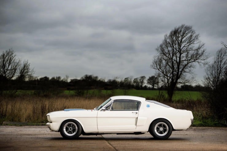 Shelby-Mustang-GT350-7