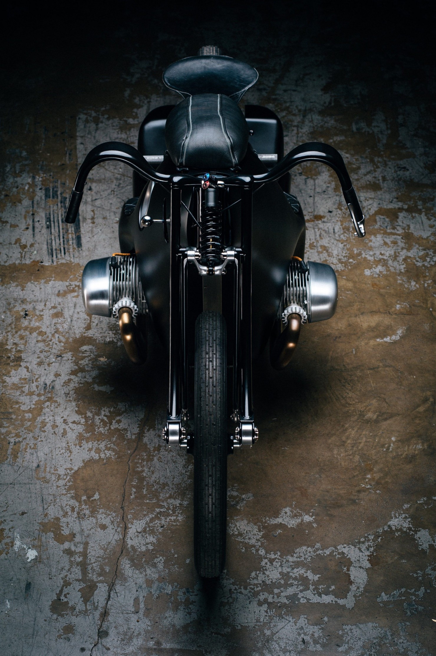 Custom-BMW-Motorcycle-11