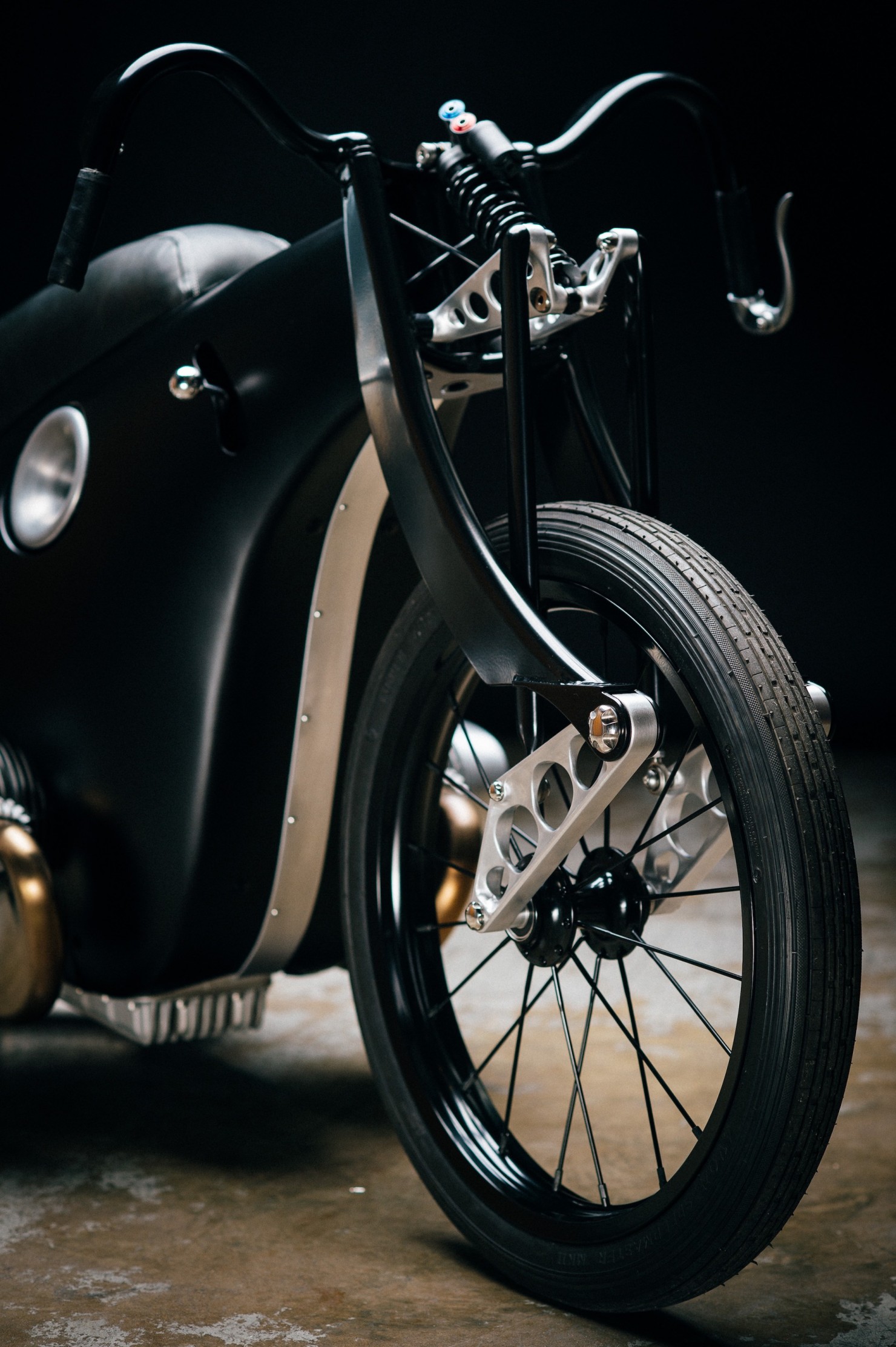 Custom-BMW-Motorcycle-7