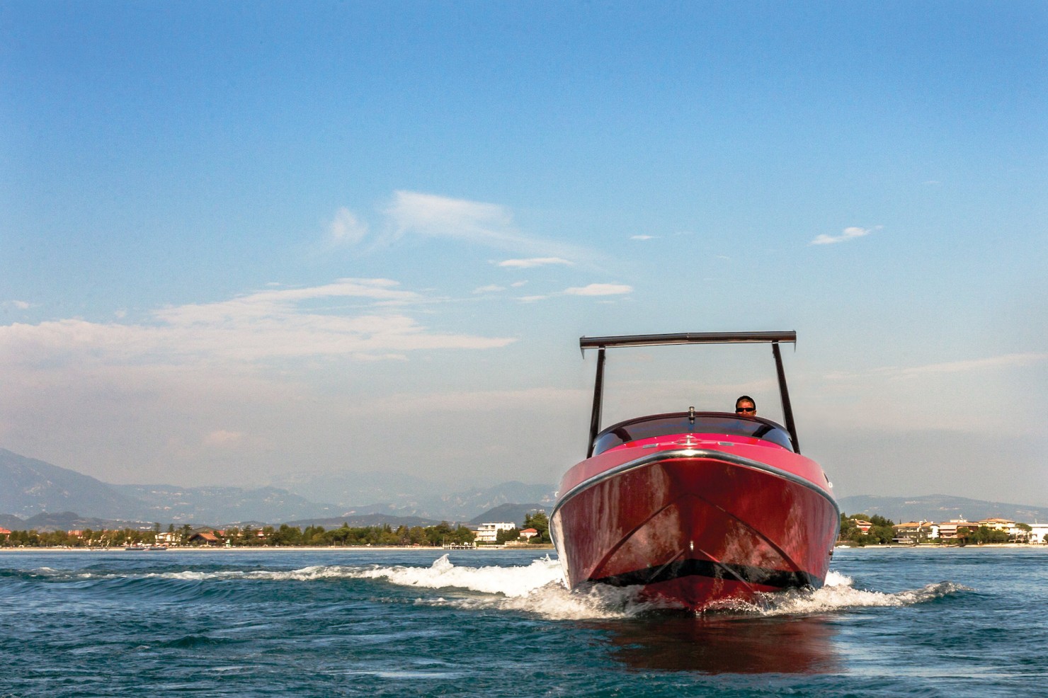 Riva Ferrari 32 6