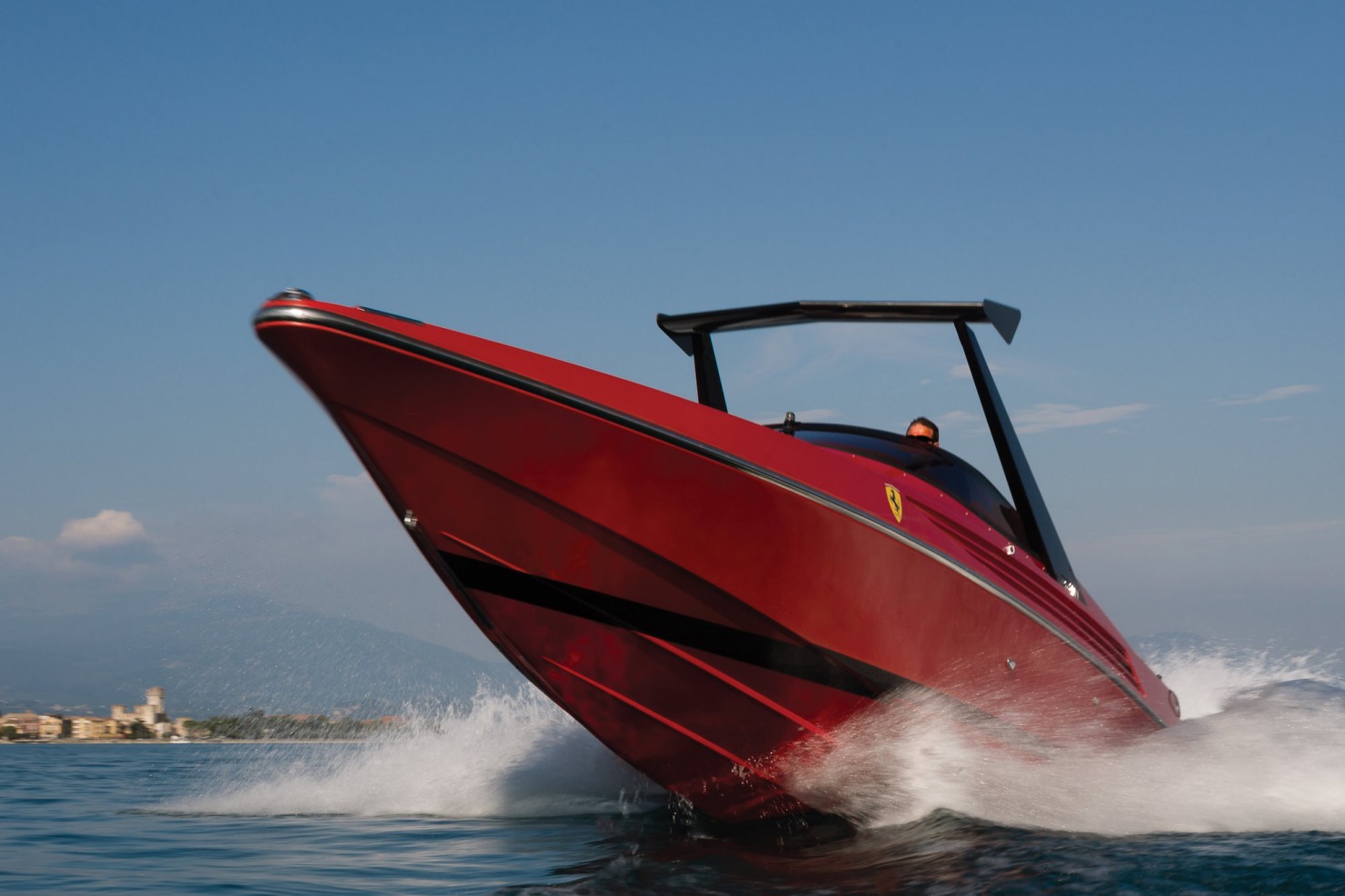 Riva Ferrari 32 9