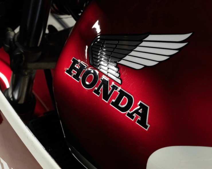 Honda CB1100R 4