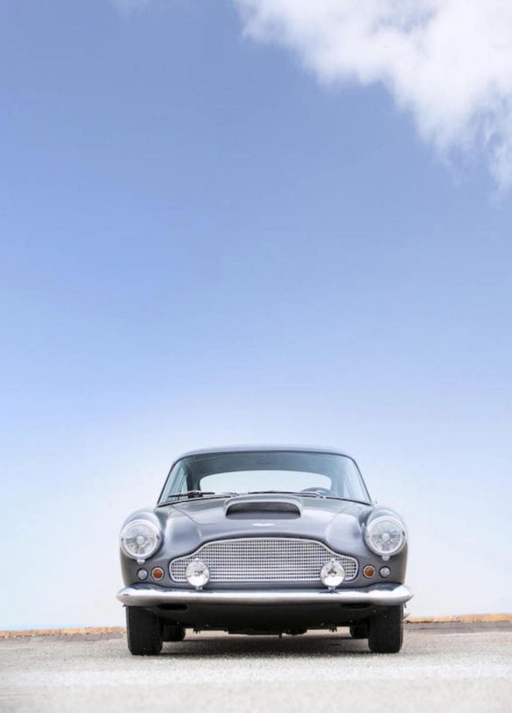 Aston Martin DB4 10