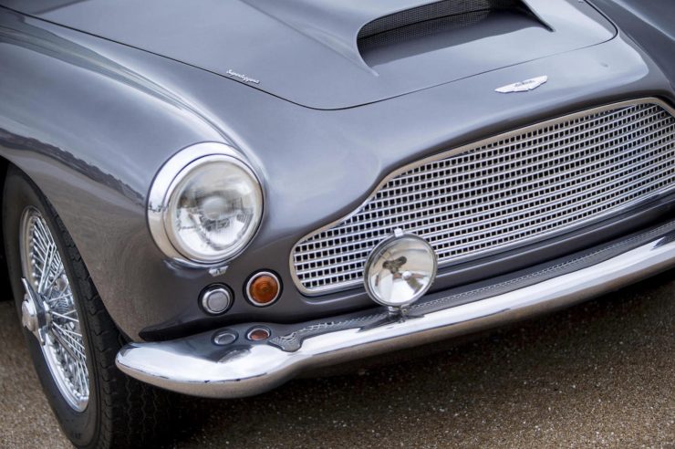 Aston Martin DB4 2