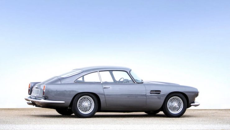 Aston Martin DB4 9