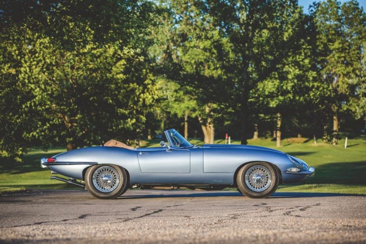 Jaguar E-Type Roadster 16