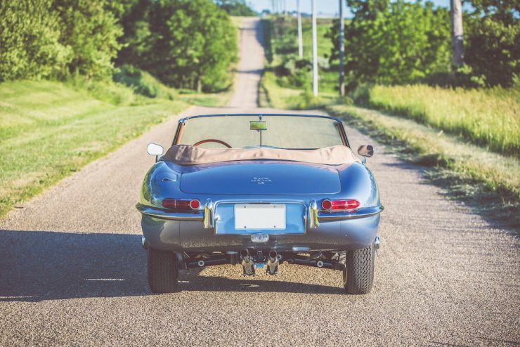 Jaguar E-Type Roadster 4