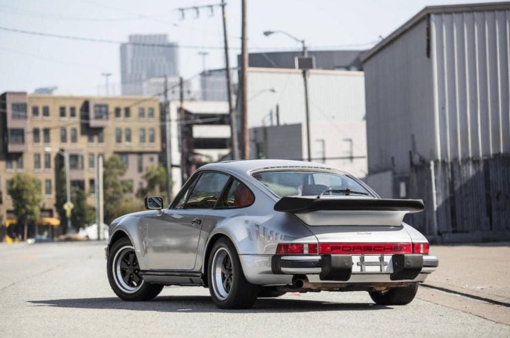 Porsche 930 6