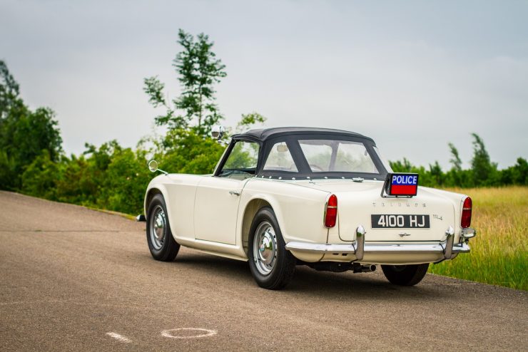 triumph-tr4-police-car-30