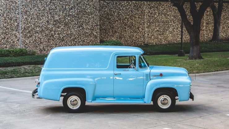 f100-ford-panel-truck-7