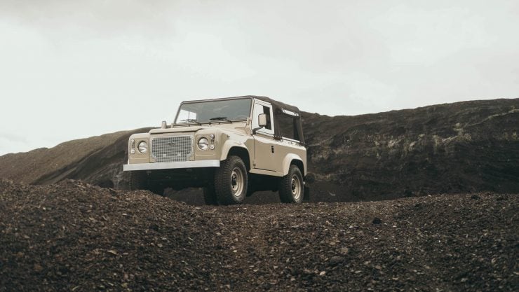 land-rover-defender-90-37