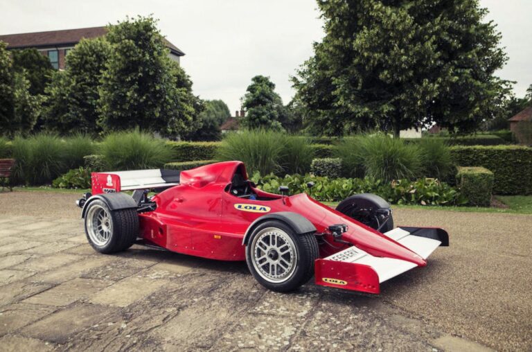 Lola F1R - Road-Legal Formula 1 Car