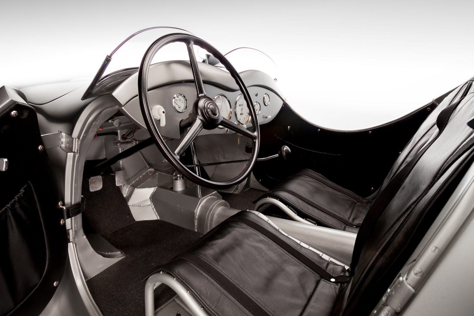 BMW 328 Rouge 1940 – ROAD SIGNATURE 1/18 Deluxe Edition – Modèle Neuf