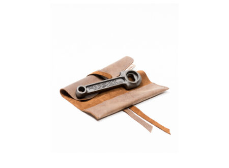 Conrod Bottle Opener Conrod Bottle Opener 450x330 - Conrod Bottle Opener