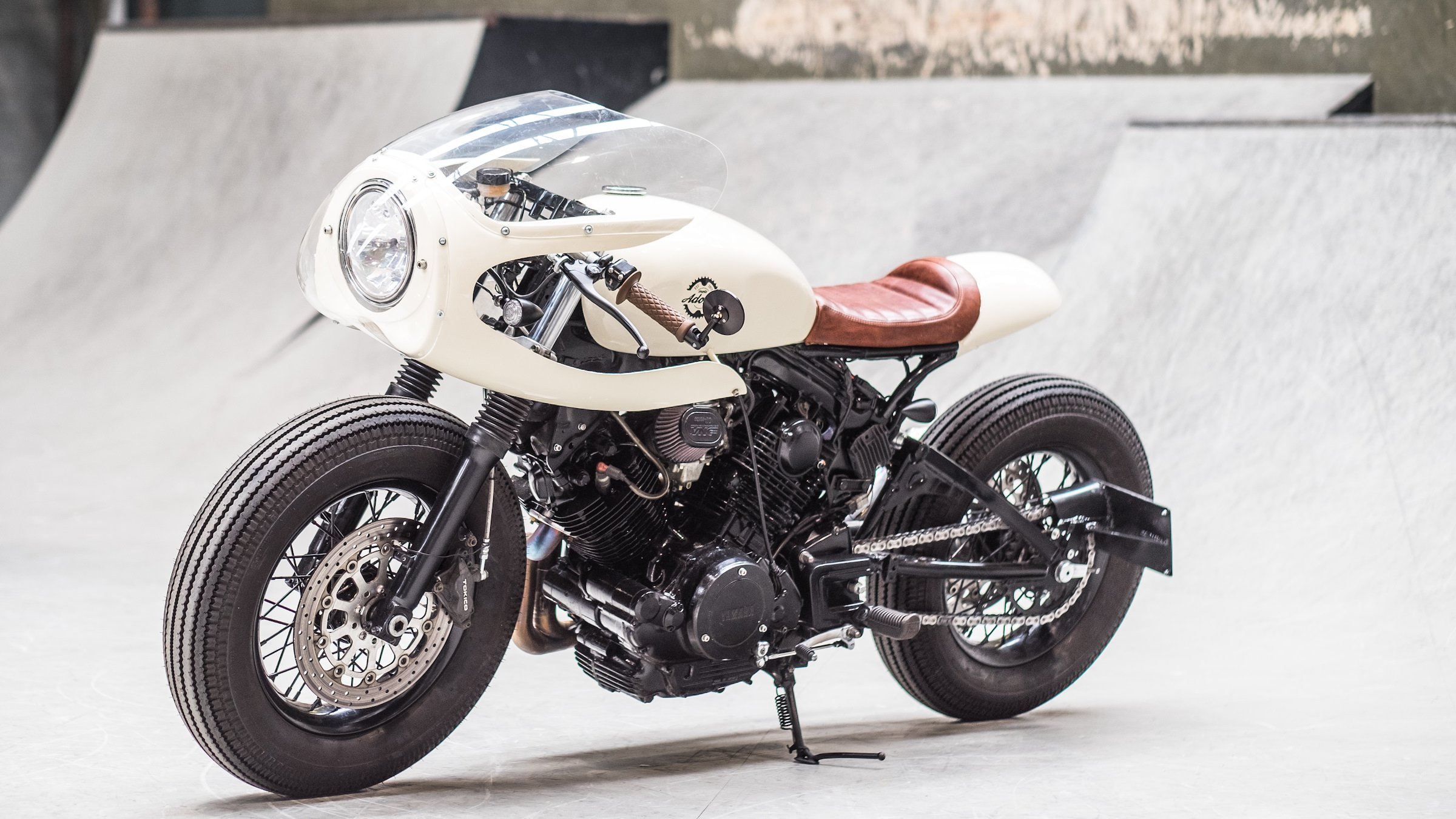 Moto Adonis Yamaha TR1 Cafe  Racer 