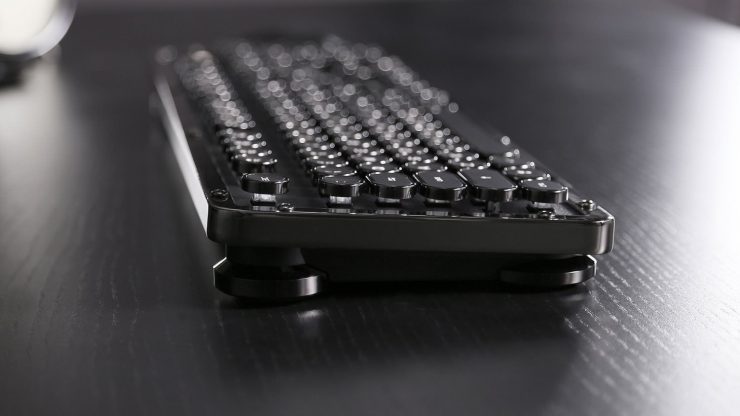 Azio Retro Classic - The Traditional Mechanical Computer Keyboard