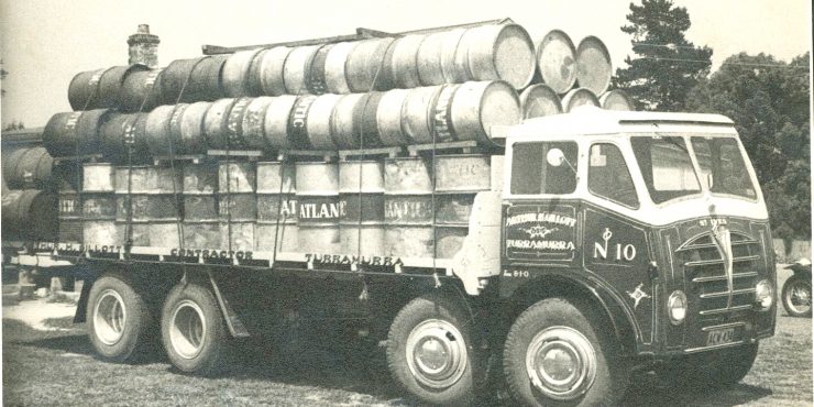 Foden twin-steer truck