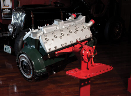 Lincoln-Zephyr V12 Engine Lincoln-Zephyr V12 Engine