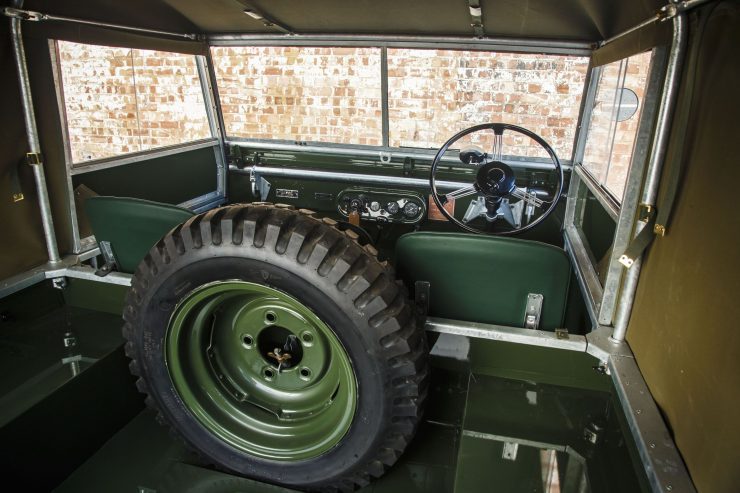 Interior da Land Rover Série I