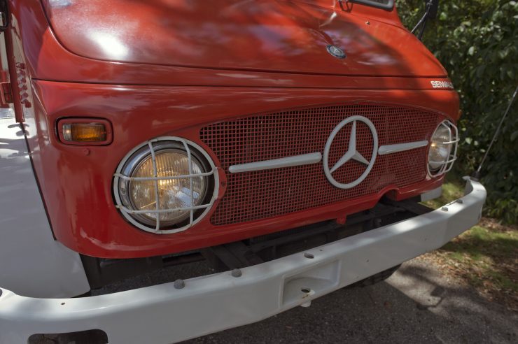 Mercedes-Benz Unimog Grille