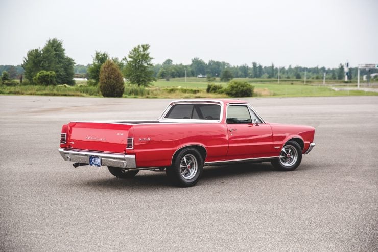 Pontiac GTO Chief Camino Rear