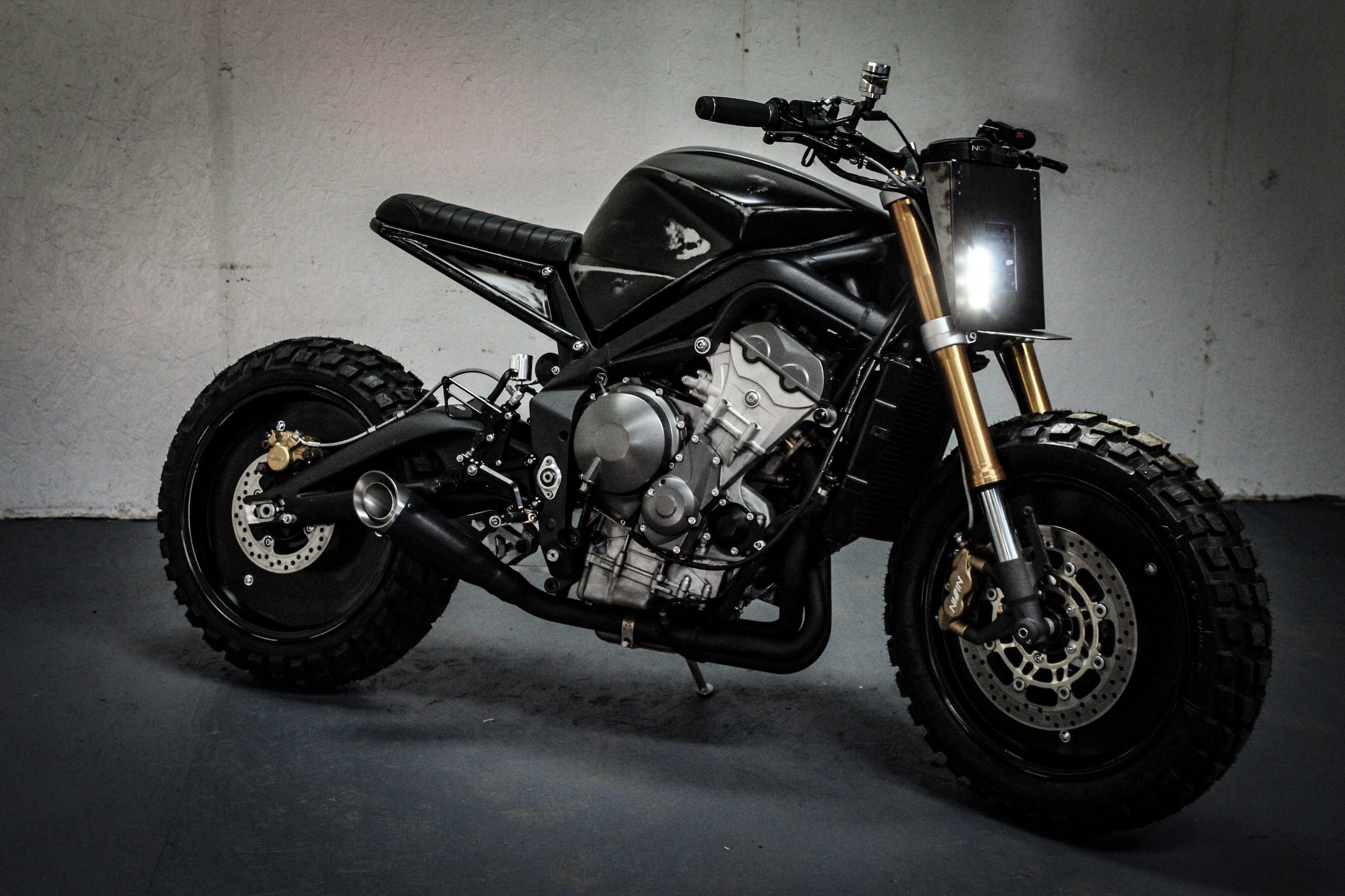 street triple 675 custom