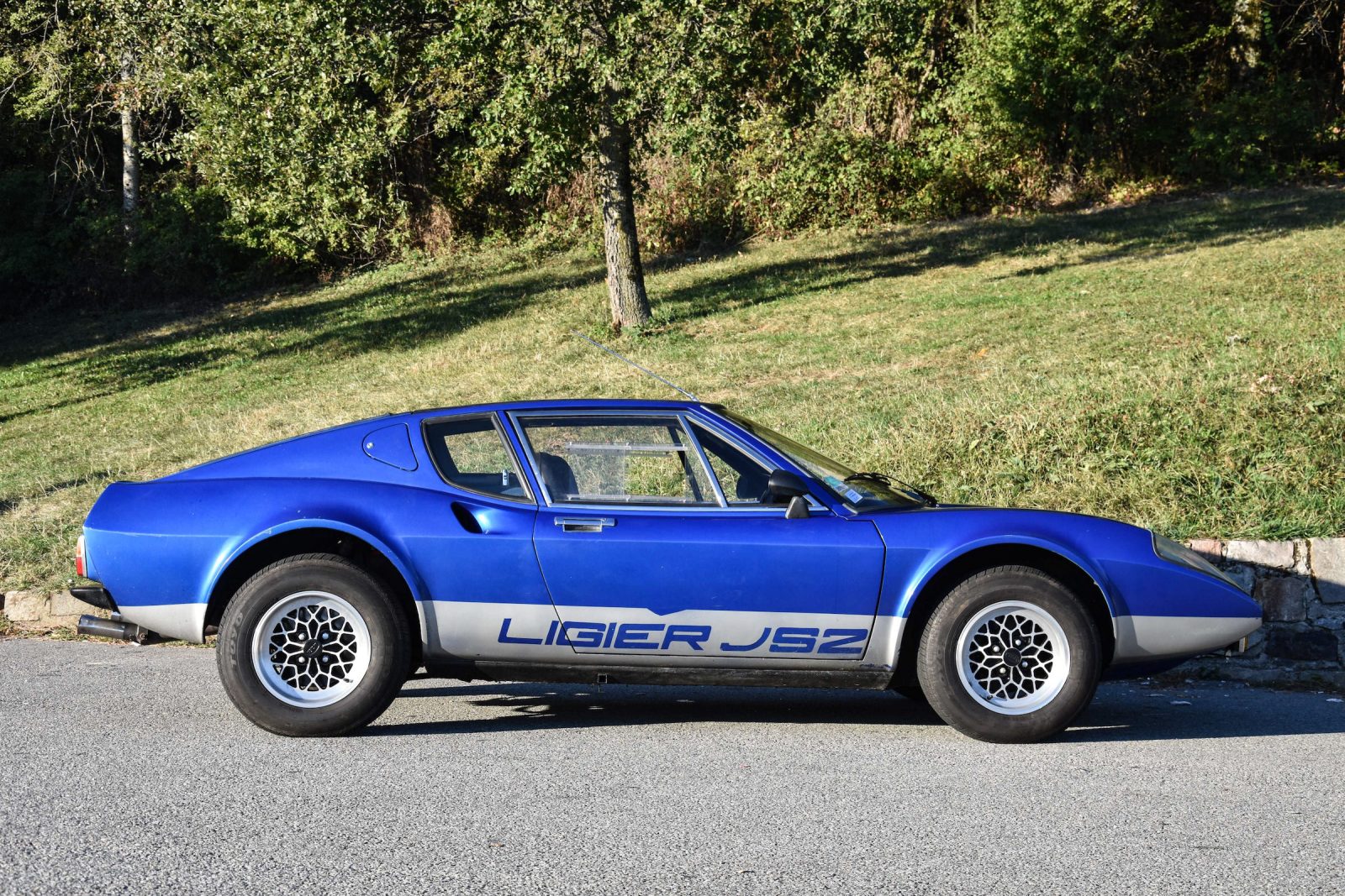The Ligier JS2 - A Rare French/Italian Mid-Engined Sports Car