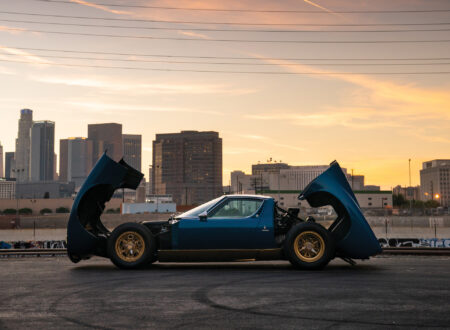 Lamborghini Miura P400 SV Open Hood & Trunk