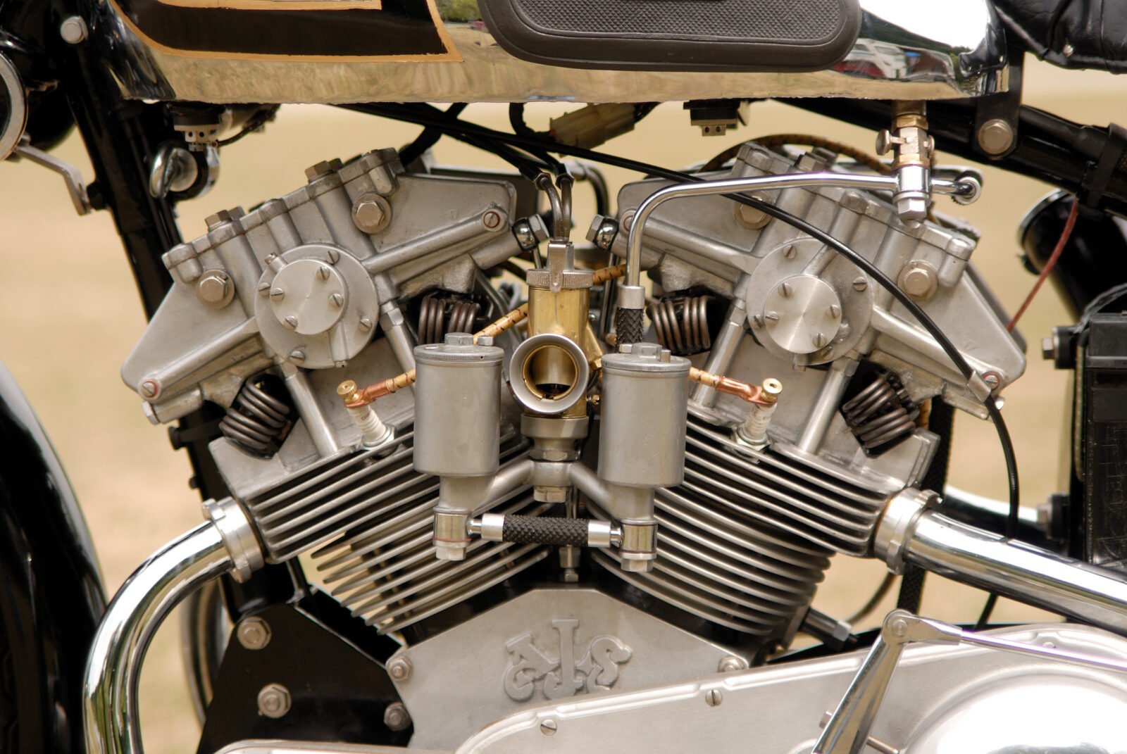 AJS V4 Engine