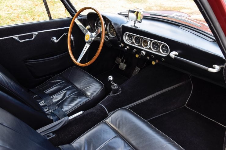 Apollo 3500 GT Interior