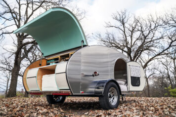 MONNOM Ghost Teardrop Camper Back