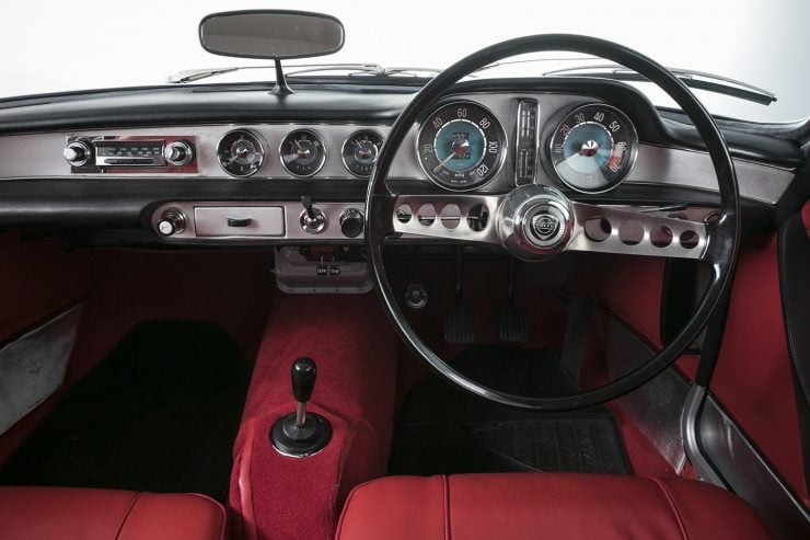 Volvo P1800 dashboard