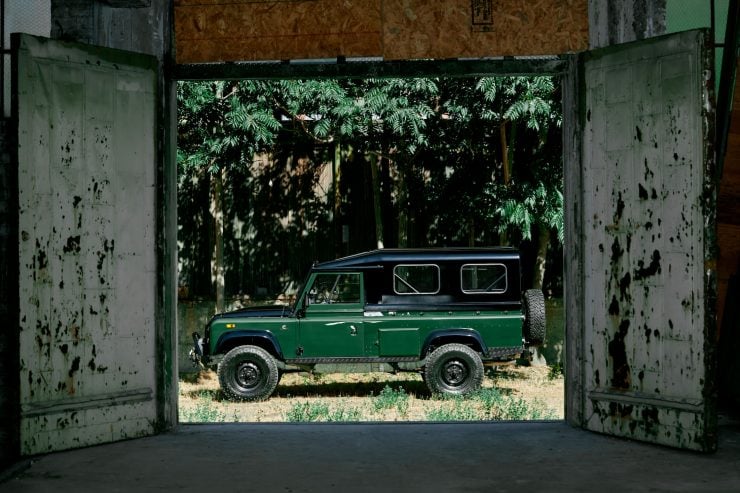 Anvil Land Rover Defender 2