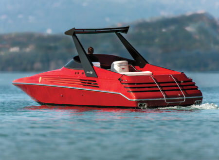Riva Ferrari 32