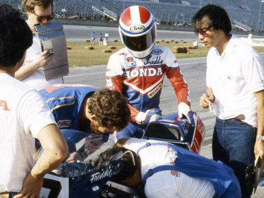 Watch the 1985 Daytona 200 - Freddie Spencer vs Wes Cooley