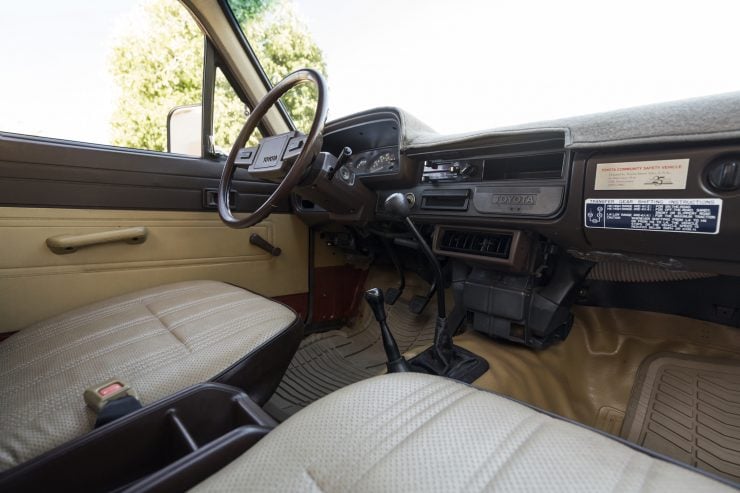 Interior da terceira geração Toyota Hilux