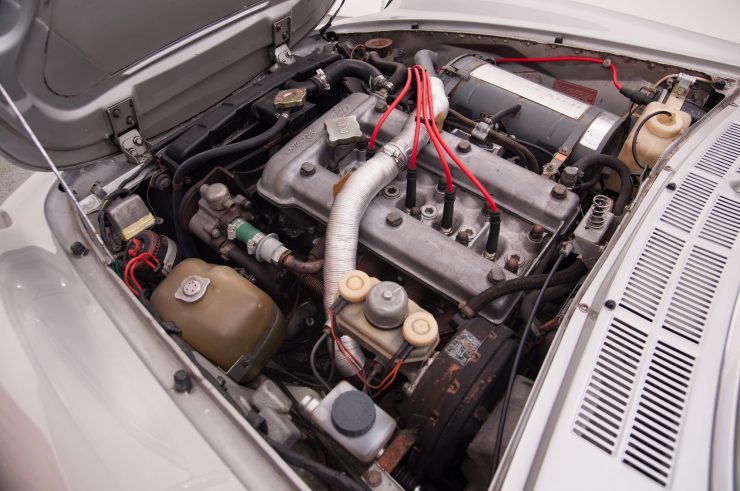 Alfa Romeo Spider Veloce Series II Engine 4