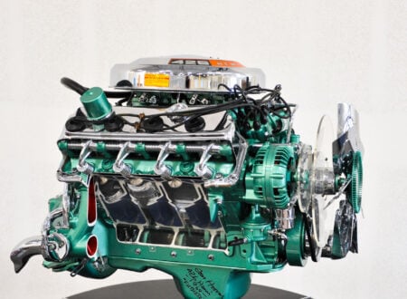 Dodge 426 Hemi V8 Engine